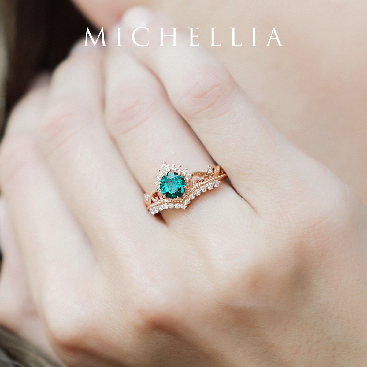 [Theia] Heirloom Crown Engagement Ring in Lab Emerald