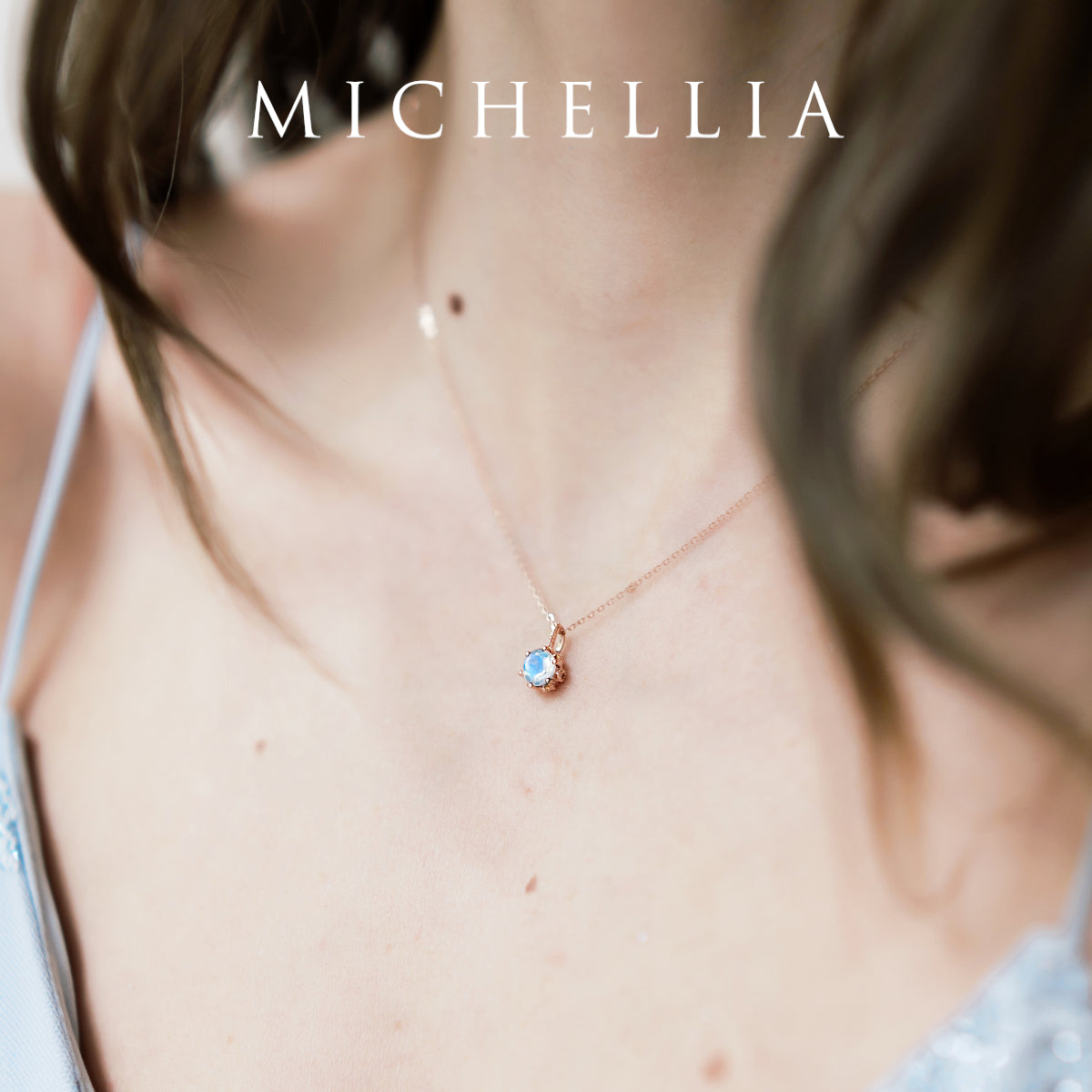 [Eden] Floral Solitaire Necklace in Moonstone