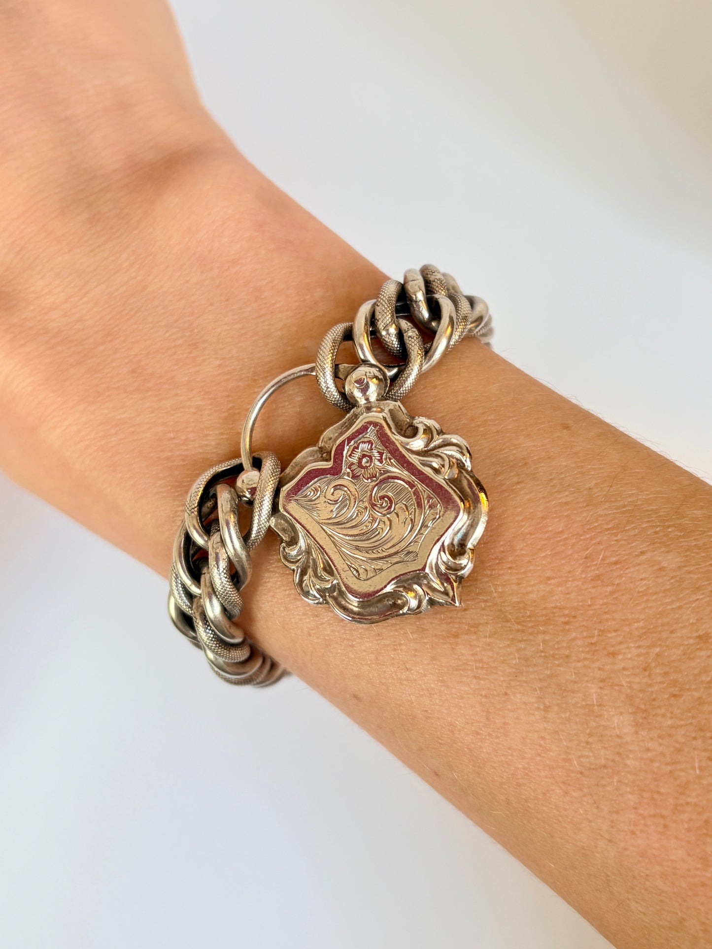 VIctorian Silver Bracelet with Silver Padlock, 6 inches and 20.6g