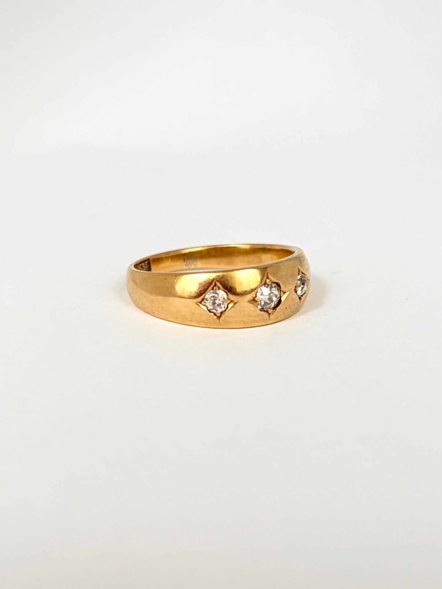 18ct Gold, Victorian, Diamond Gypsy Ring, Hallmarked for 18ct Gold, 4.06g