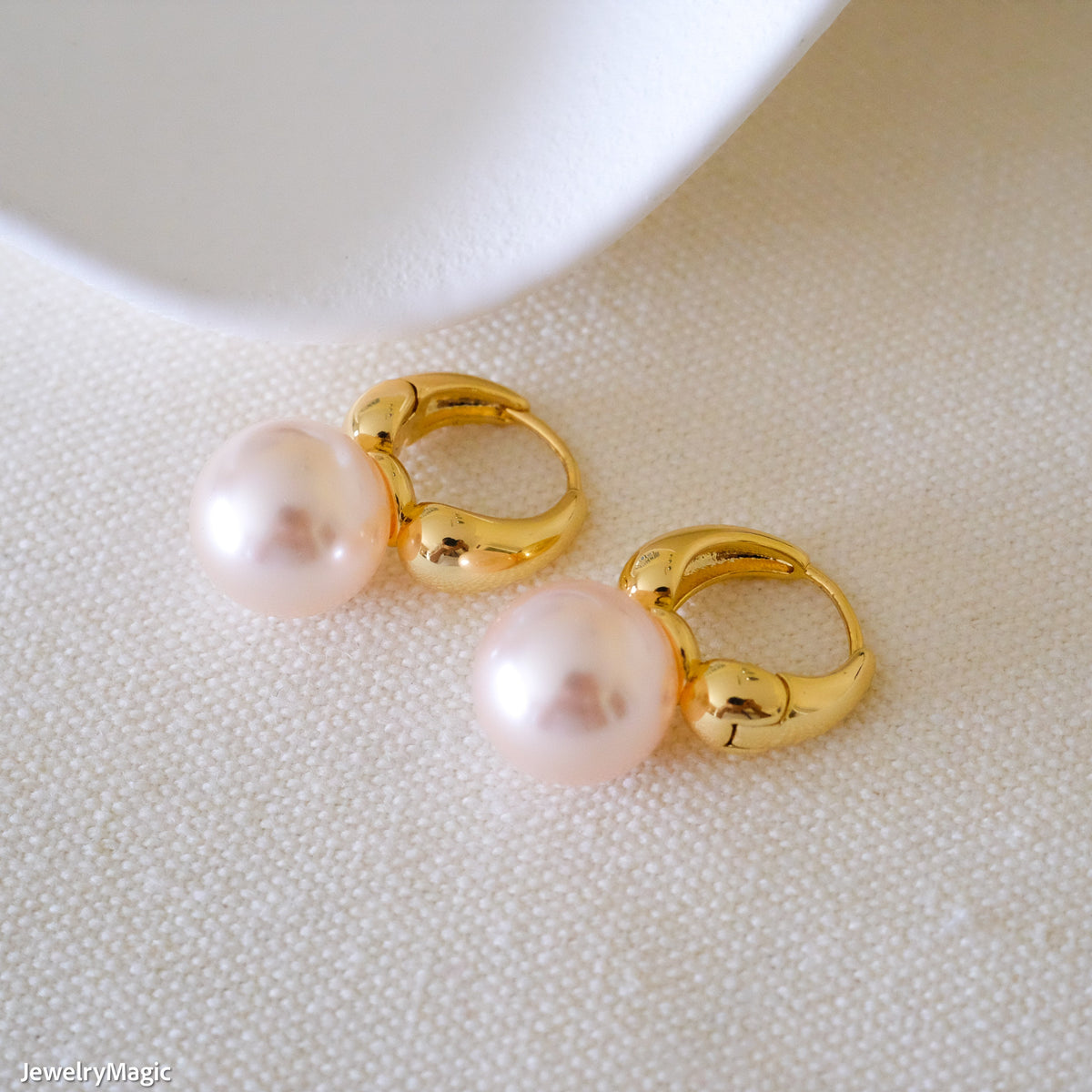 Pink pearls earrings