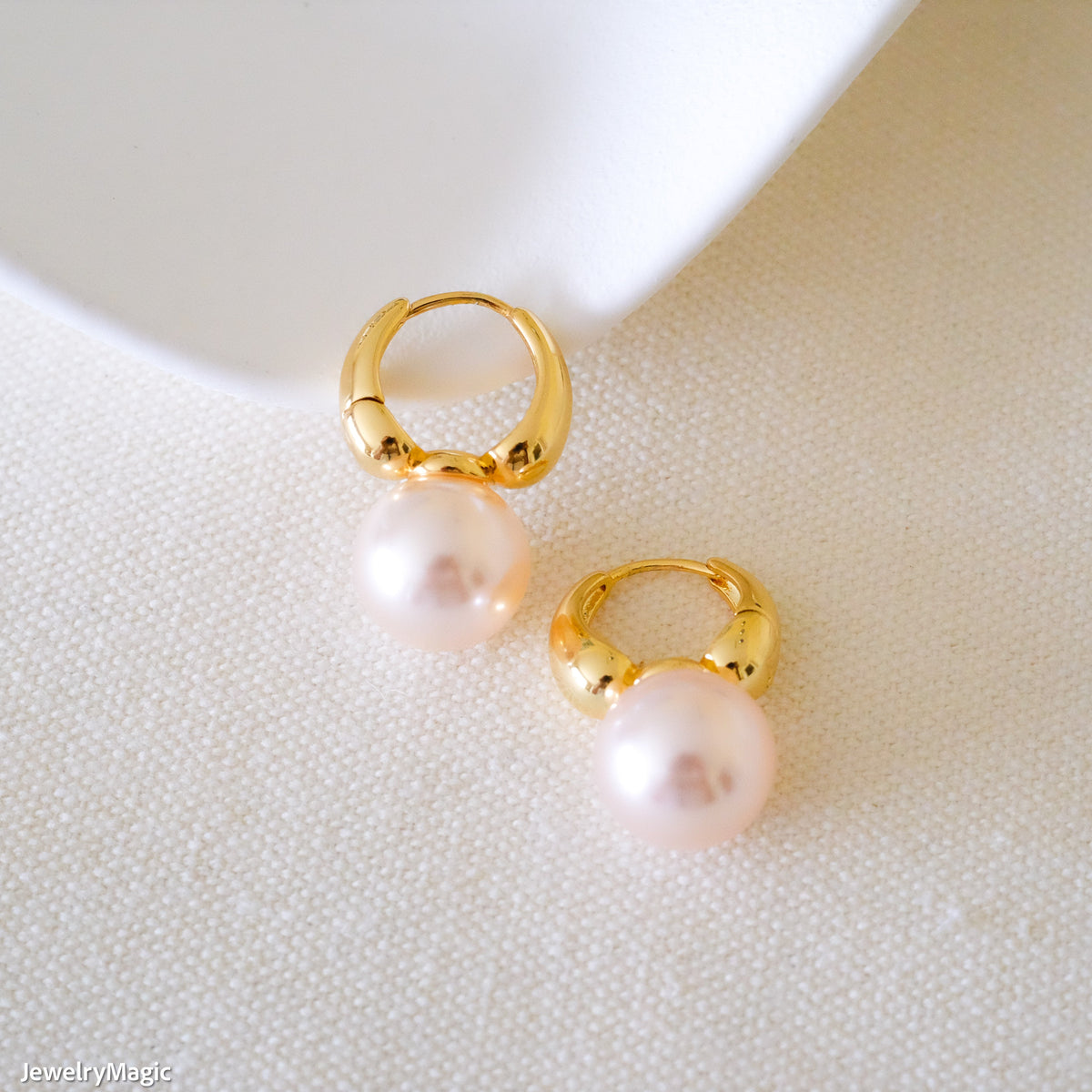 Pink pearls earrings