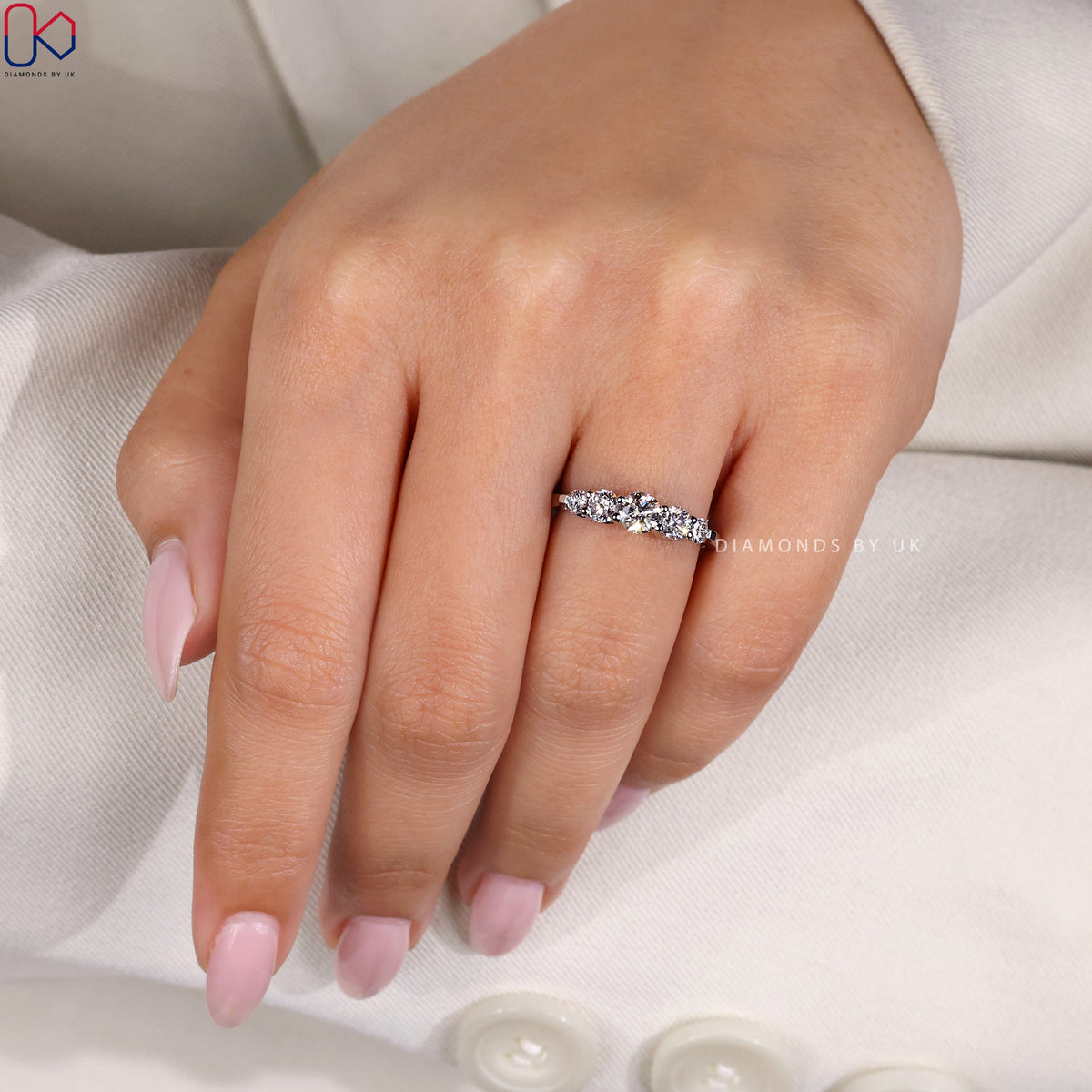 Round Diamond White Gold Wedding Band
