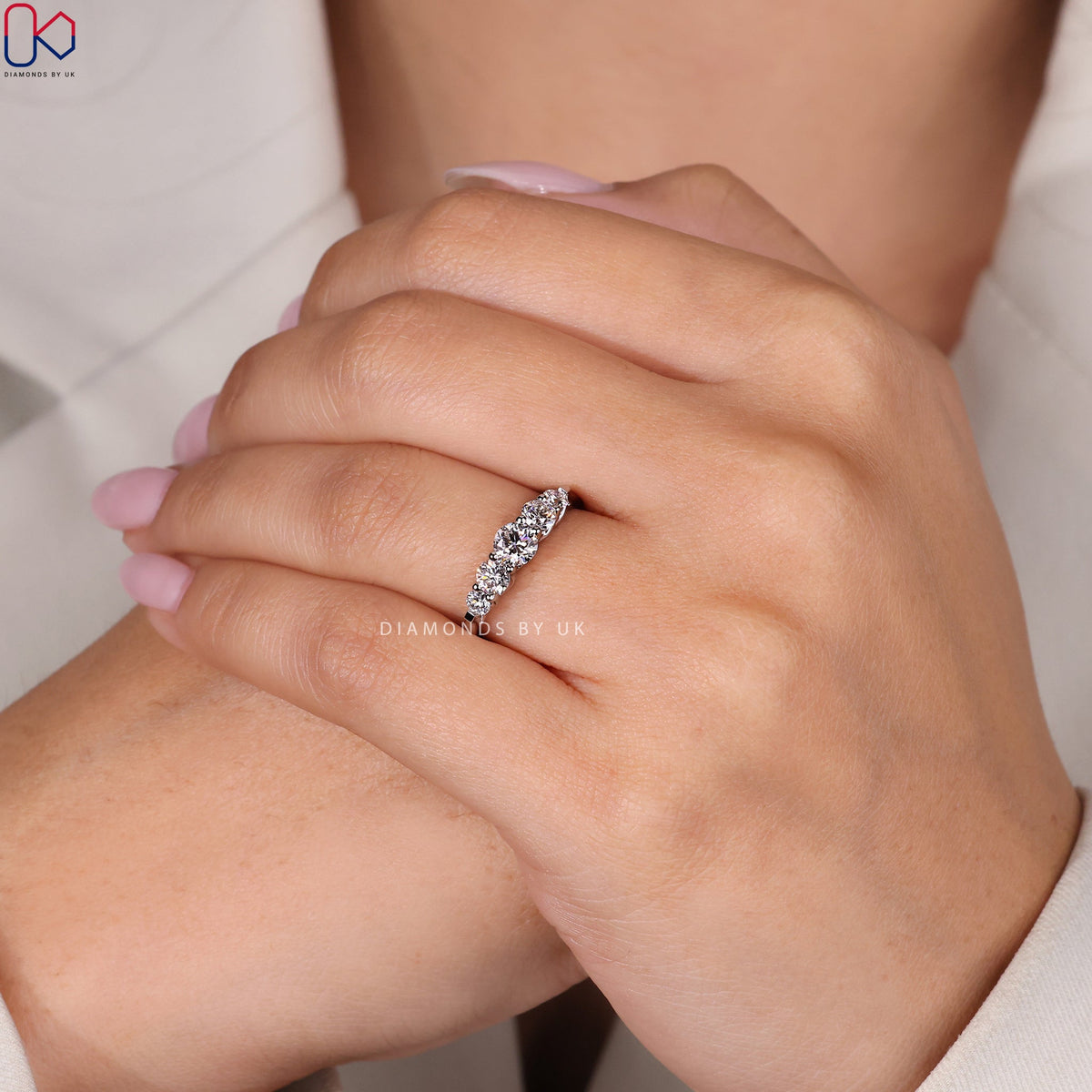 Round Diamond White Gold Wedding Band