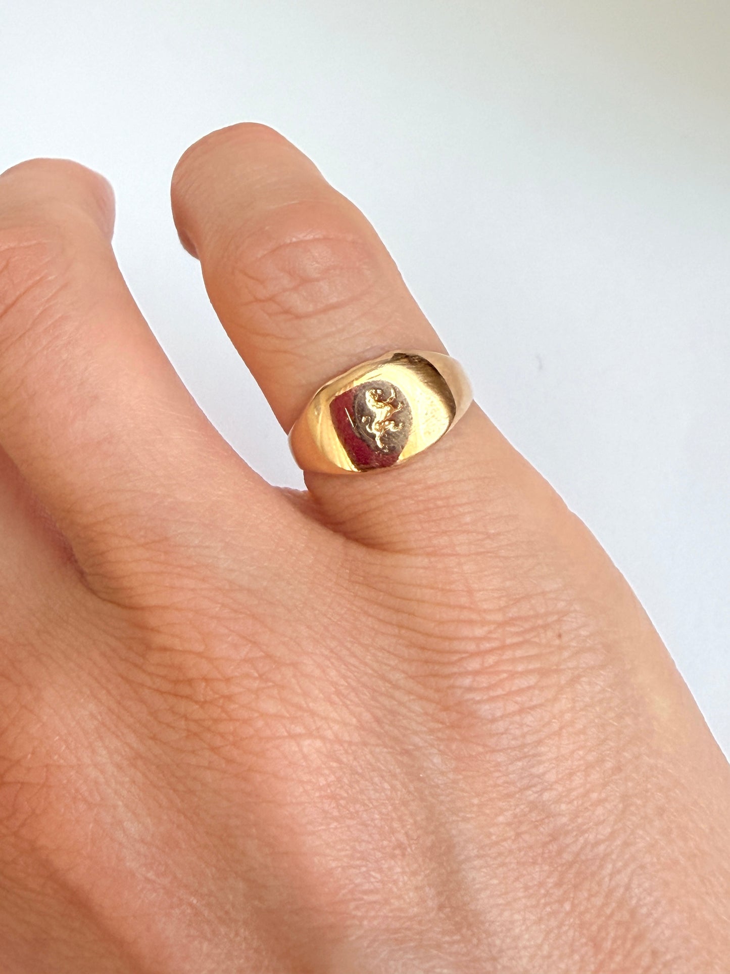 Vintage, 18ct Gold Lion Signet Ring, Hallmarked 18ct Gold, 3.42g