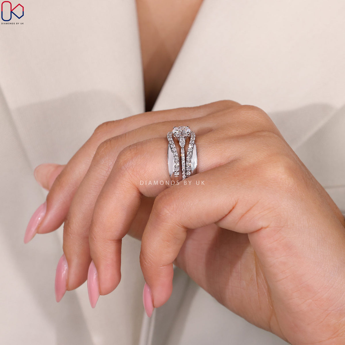 Round Cut Bridal Set in White Gold UKBS0037