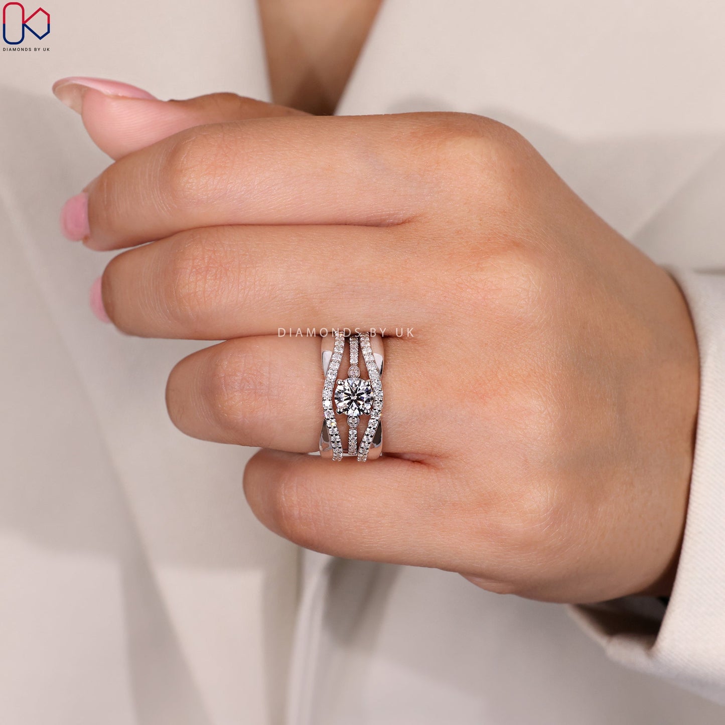 Round Cut Bridal Set in White Gold UKBS0037