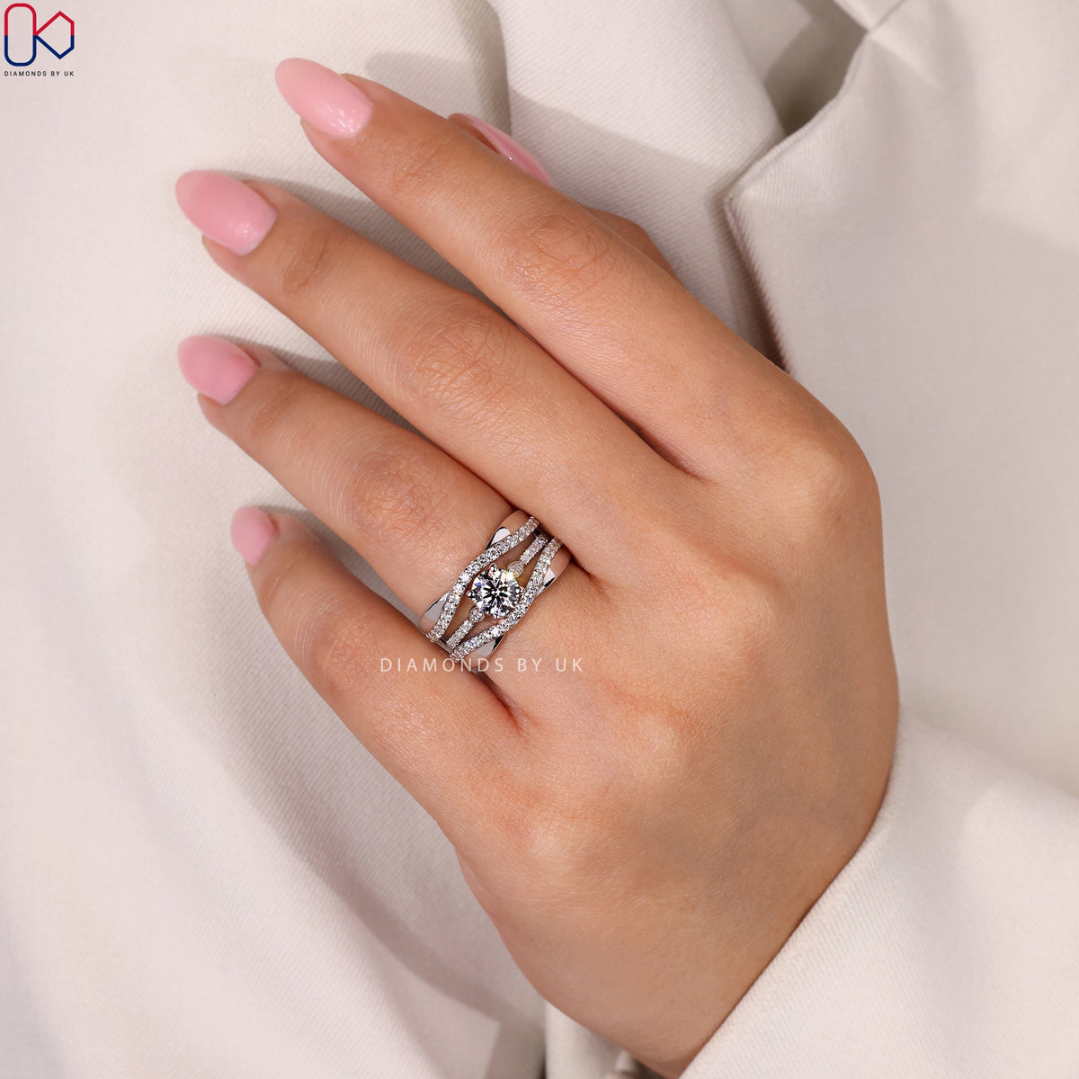 Round Cut Bridal Set in White Gold UKBS0037