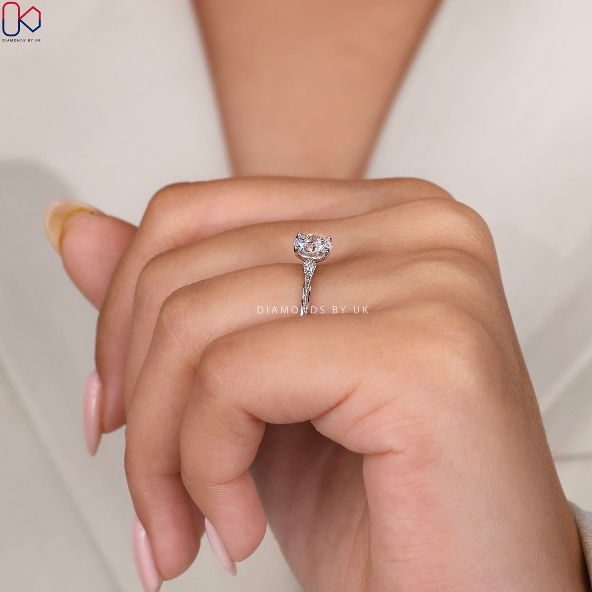 Round Diamond Engagement Ring In Milgrain Setting