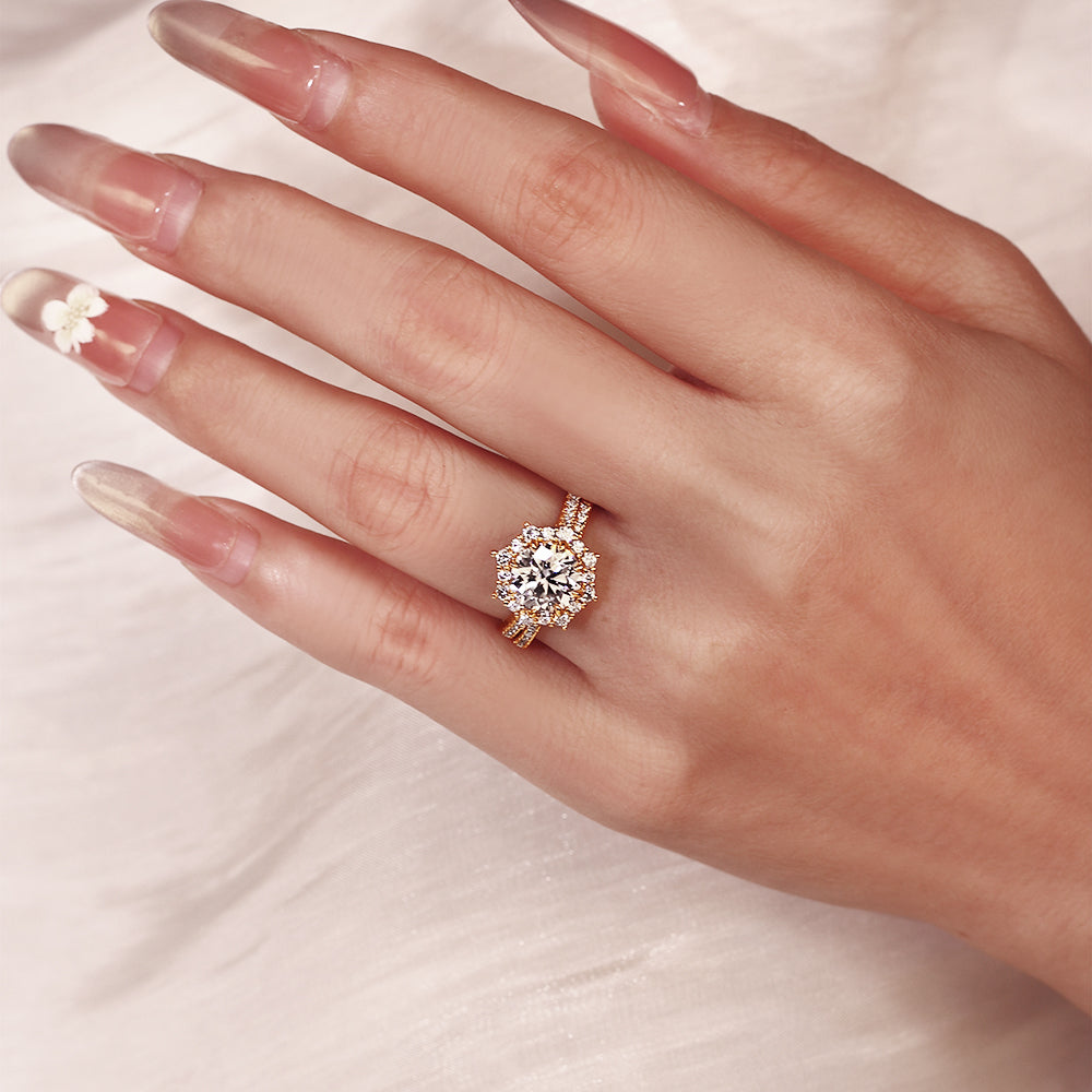 Vintage Floral Halo 2.6ct Round Cut Moissanite & Wedding Band