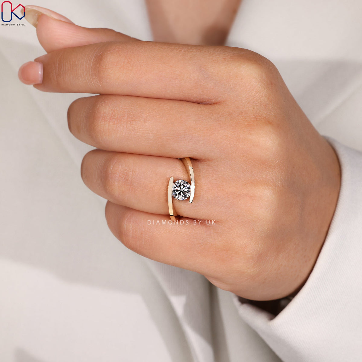 Round Diamond Engagement Ring In Solitaire Style