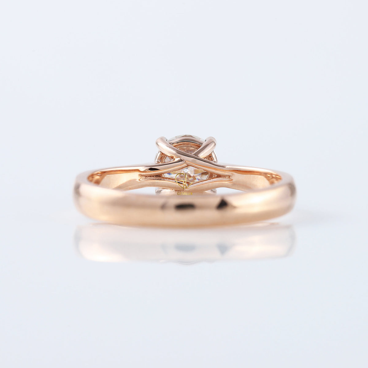 Pinch Style 1 Ct Round Cut Moissanite Solitaire Ring