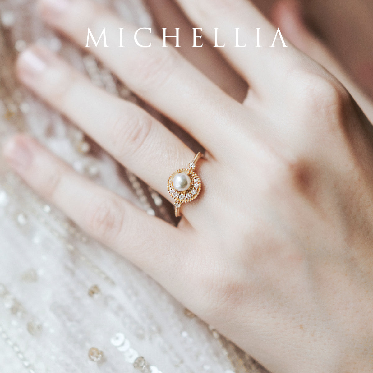 [Luna] Crescent Moon Ring in Akoya Pearl