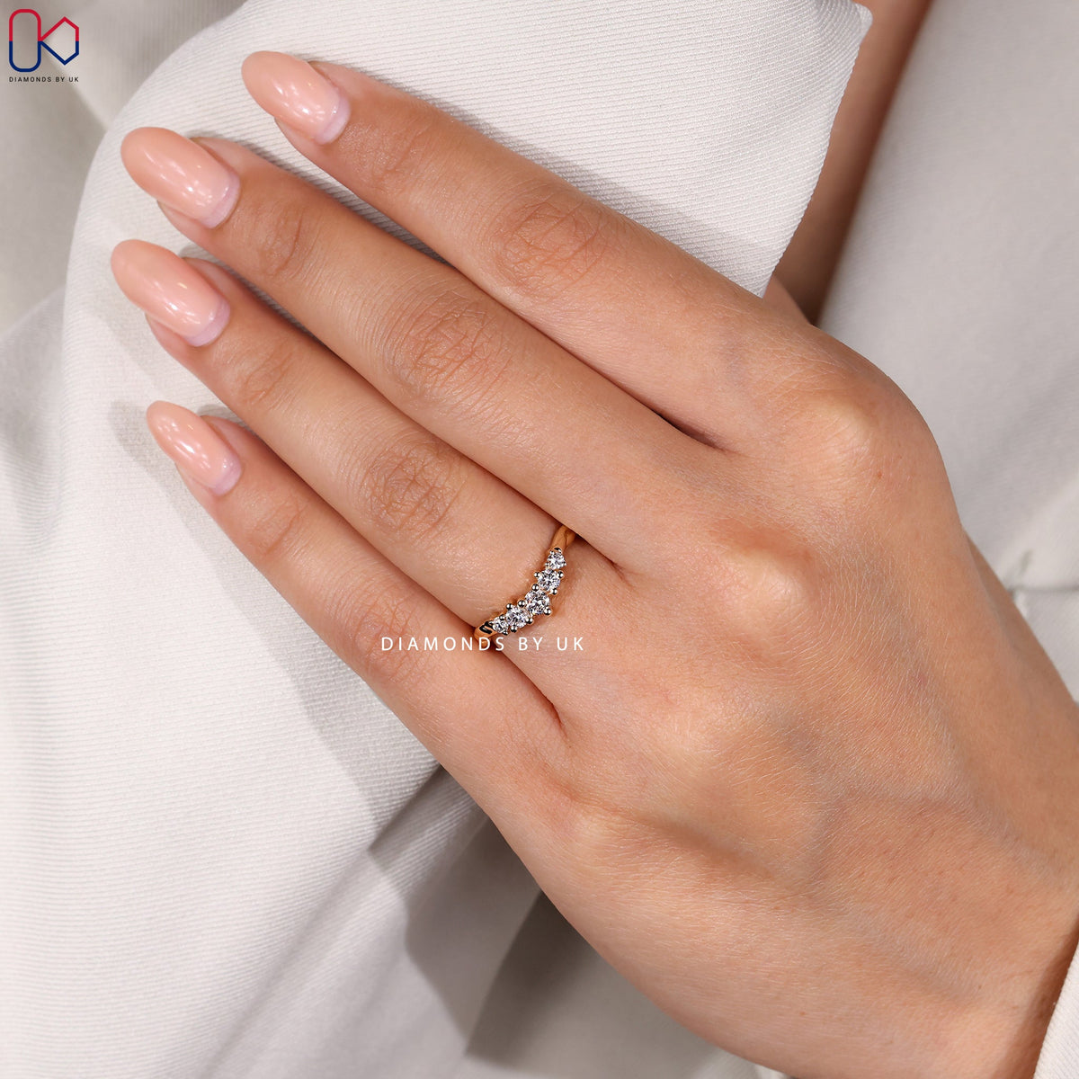 Round Diamond Art Deco Wedding Band