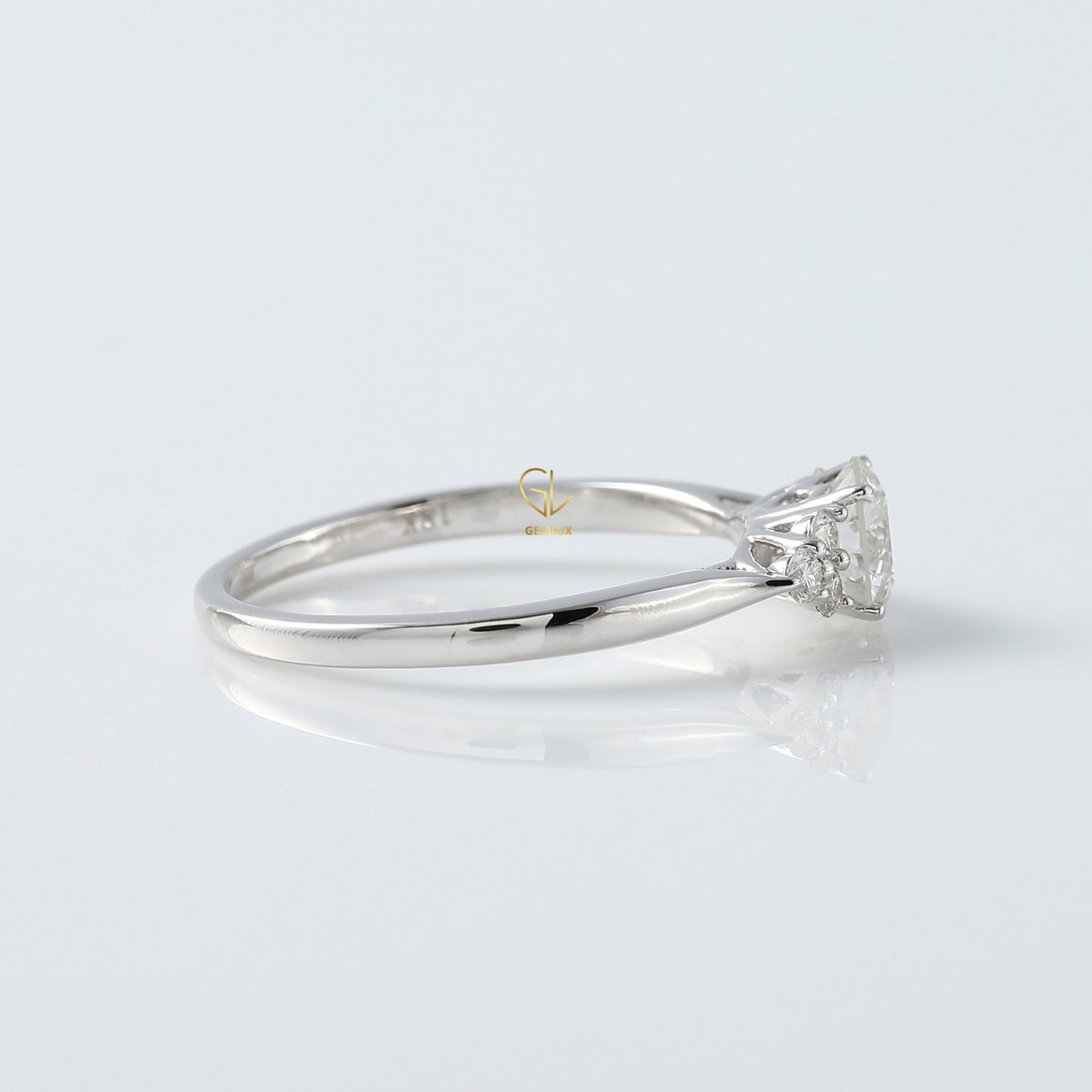 Round Cut Moissanite Seven Stone Ring