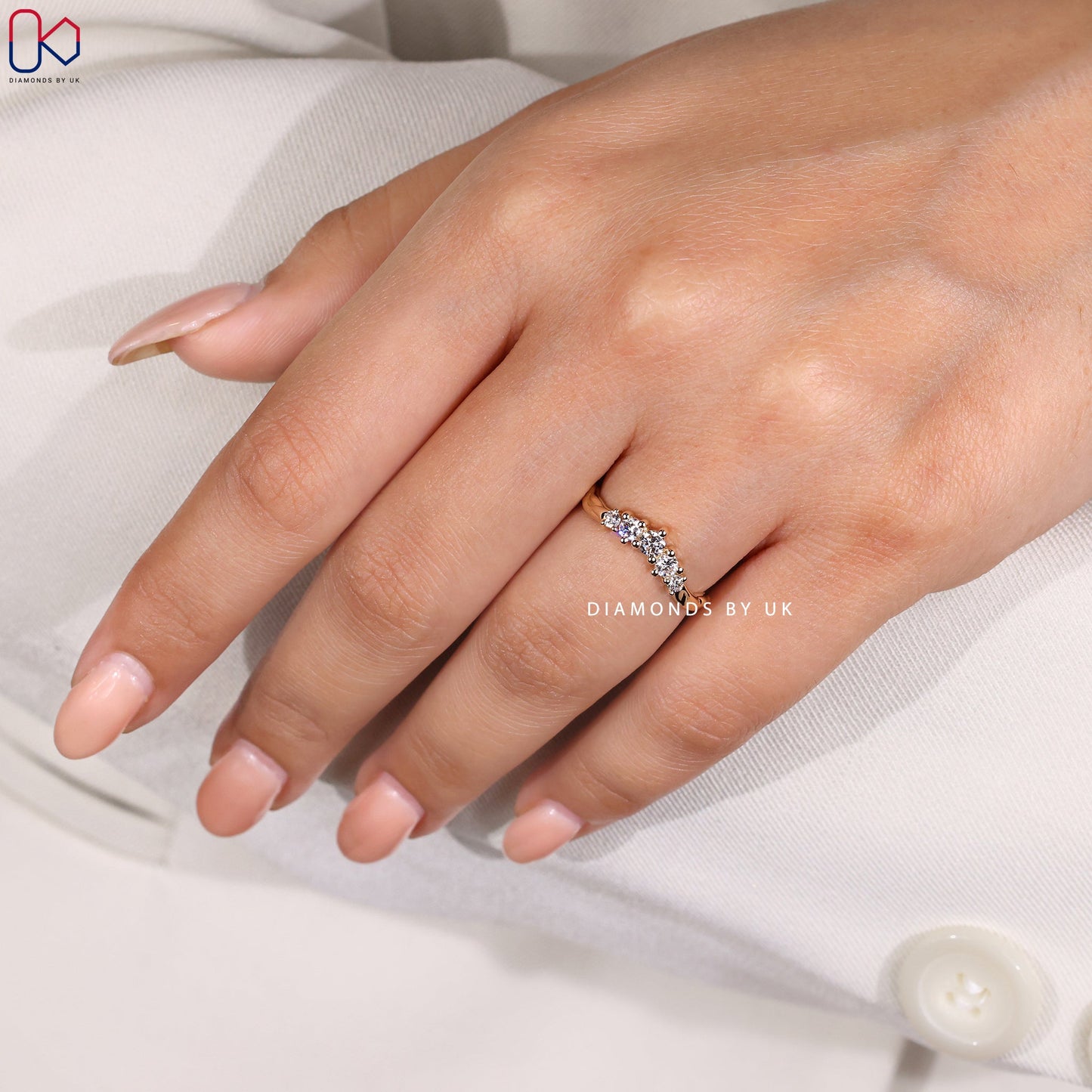 Round Diamond Art Deco Wedding Band