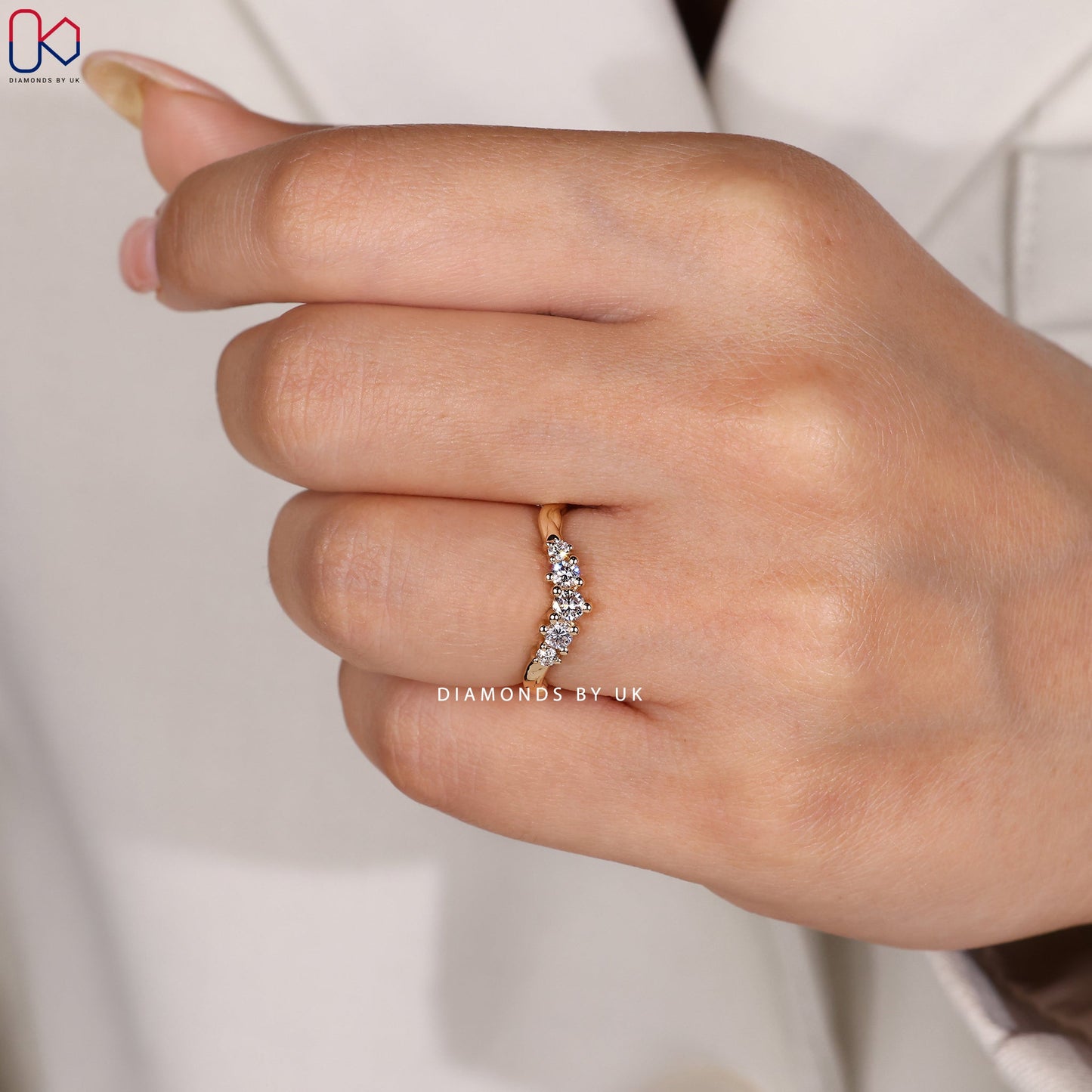 Round Diamond Art Deco Wedding Band