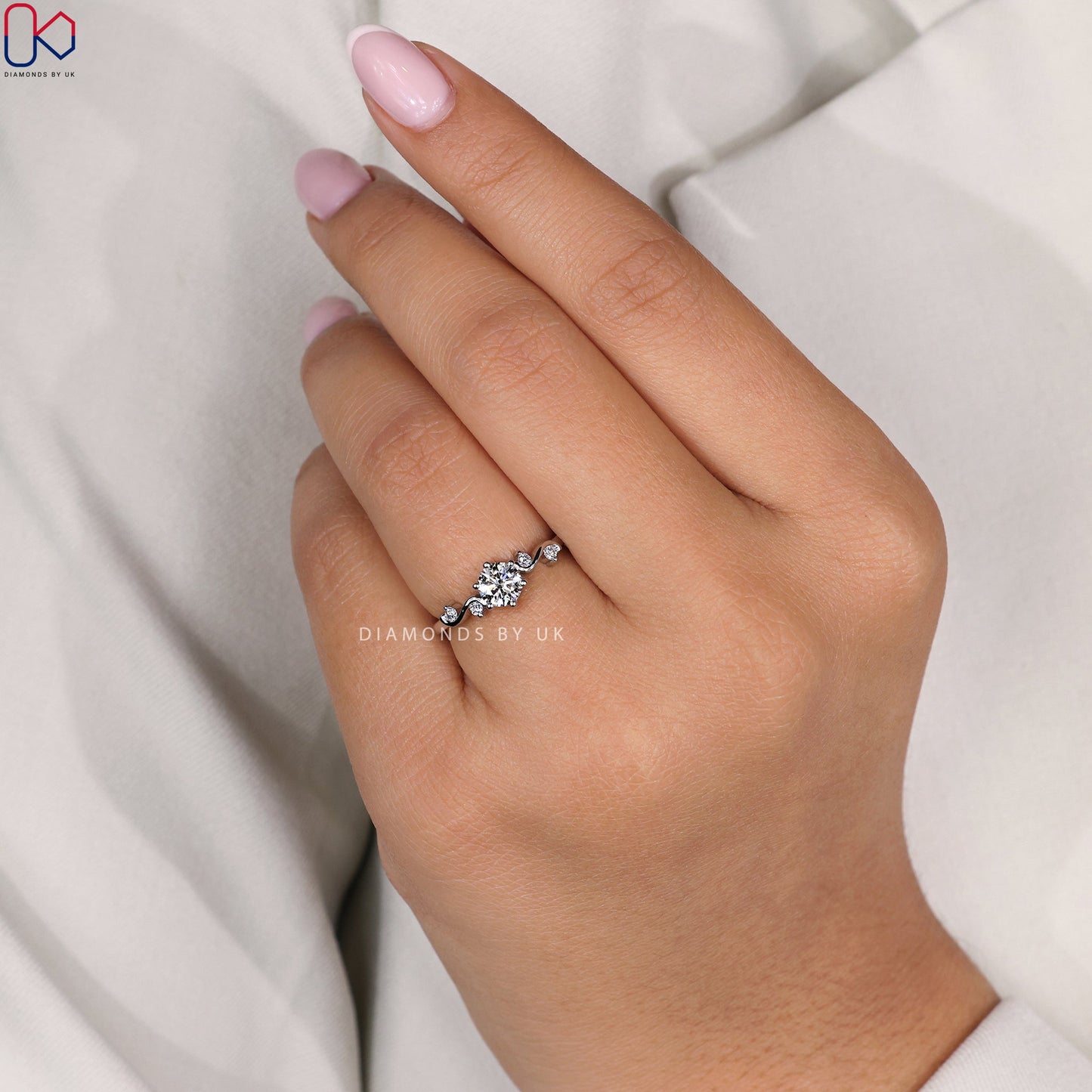 Round Diamond Engagement Ring In Filigree Design