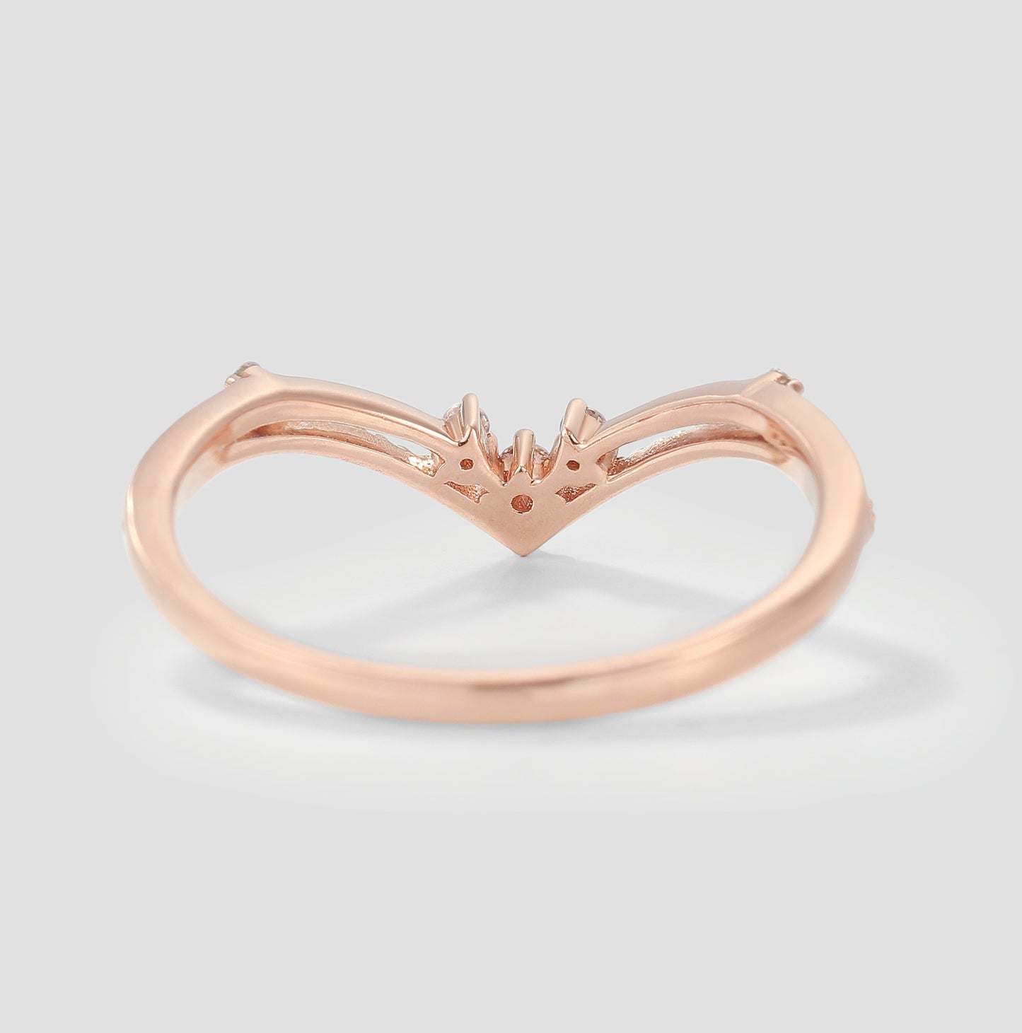 1.5mm Curved Moissanite Stackable Wedding Band