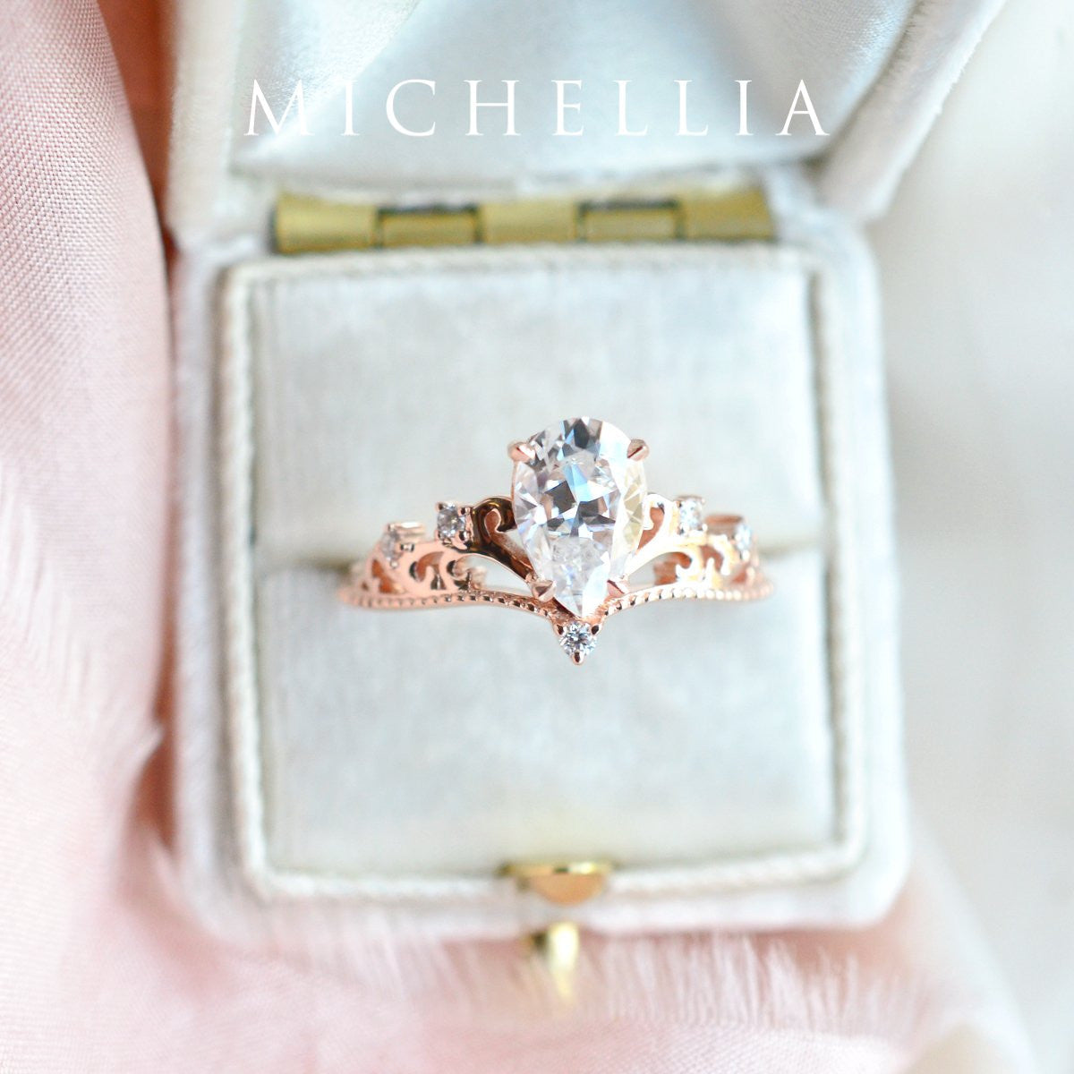 [Veronica] Vintage Crown Pear Engagement Ring in Diamond / Moissanite