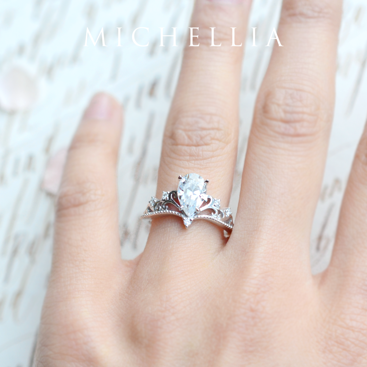 [Veronica] Vintage Crown Pear Engagement Ring in Diamond / Moissanite