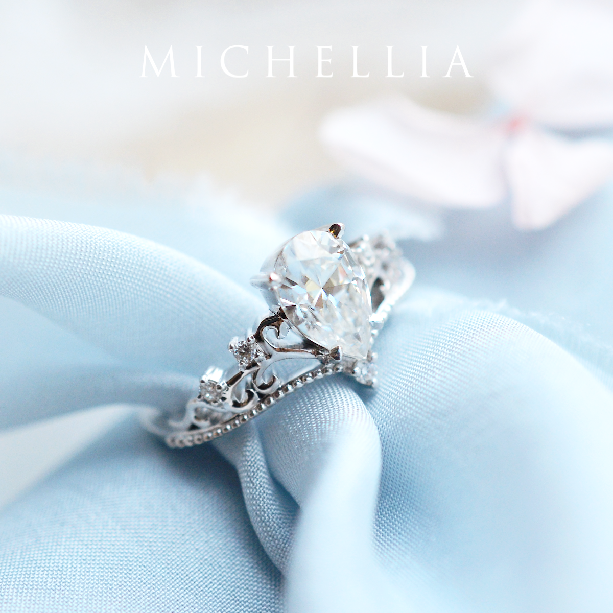 [Veronica] Vintage Crown Pear Engagement Ring in Diamond / Moissanite
