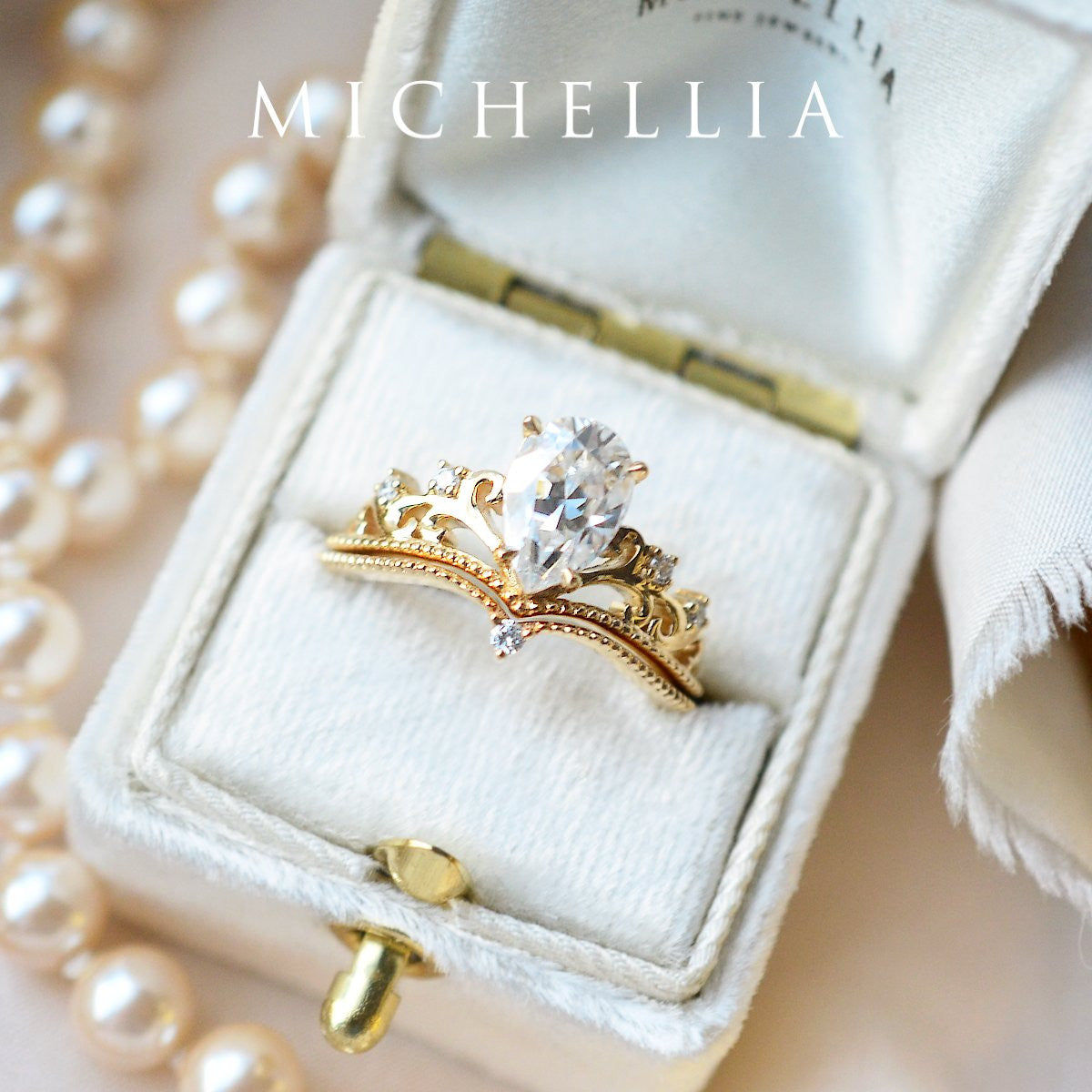 [Veronica] Vintage Crown Pear Engagement Ring in Diamond / Moissanite