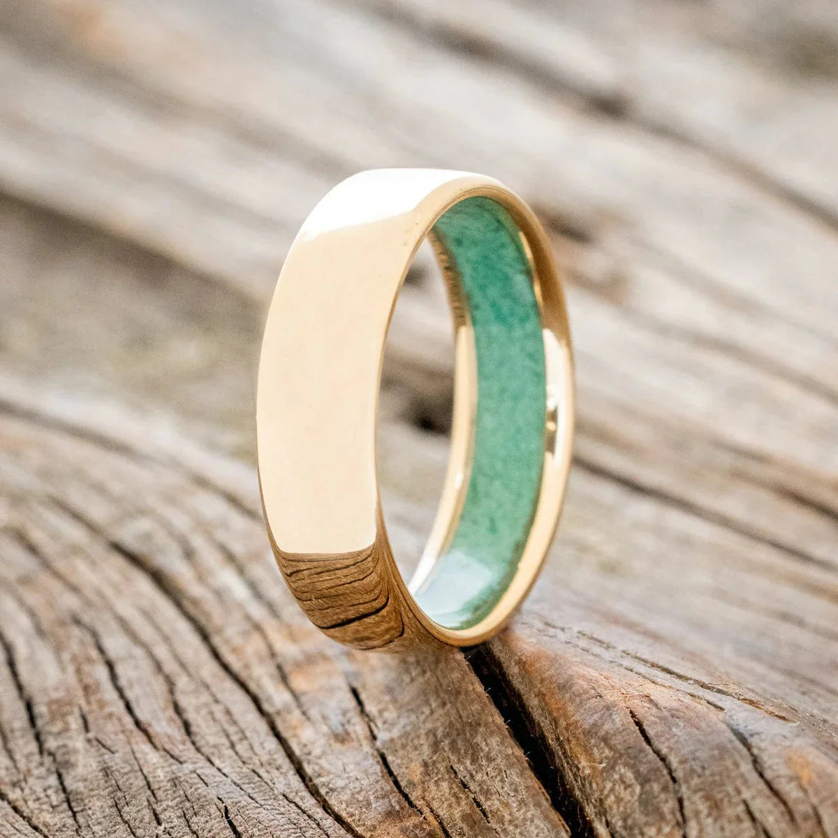 "Hyperion" - Malachite Lined Wedding Band - 14K Yellow Gold (6mm) - Size 9 1/2