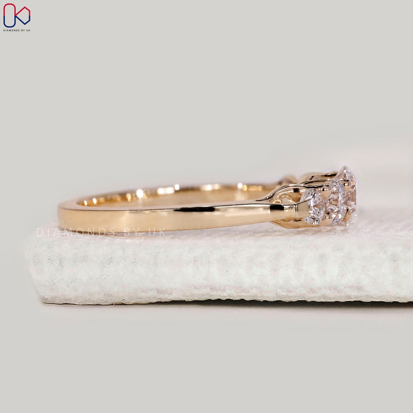 Yellow Gold Round Cut 5 Stone Diamond Band