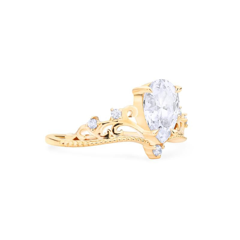 [Veronica] Vintage Crown Pear Engagement Ring in Diamond / Moissanite