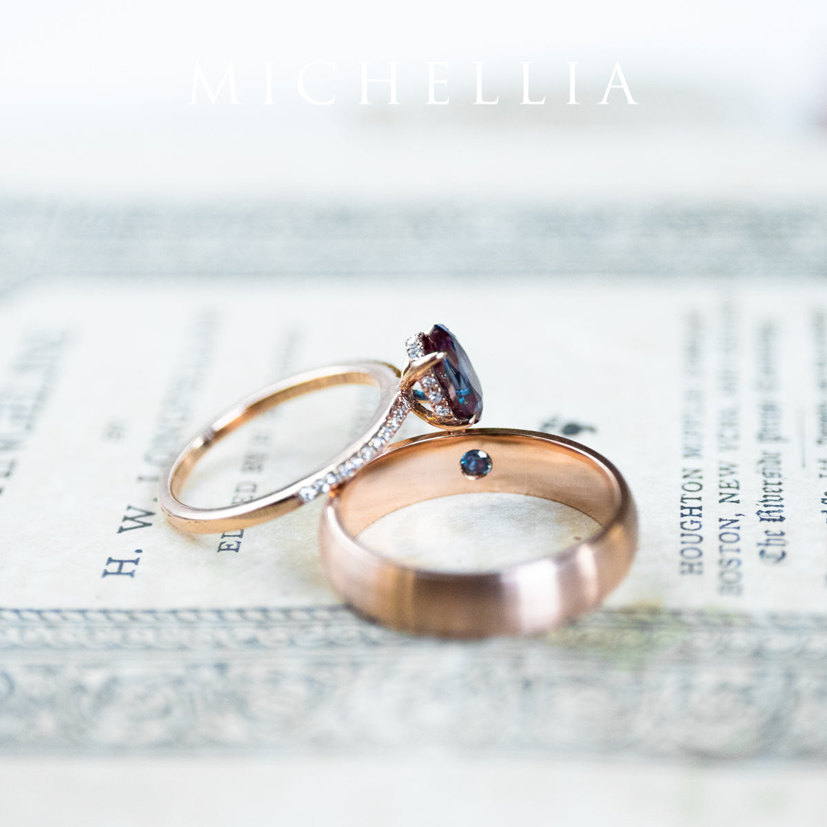 [Elaine] Modern Classic Oval Solitaire Ring in Morganite