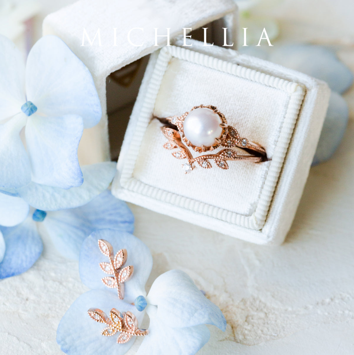 [Evanthe] Vintage Floral Engagement Ring in Akoya Pearl