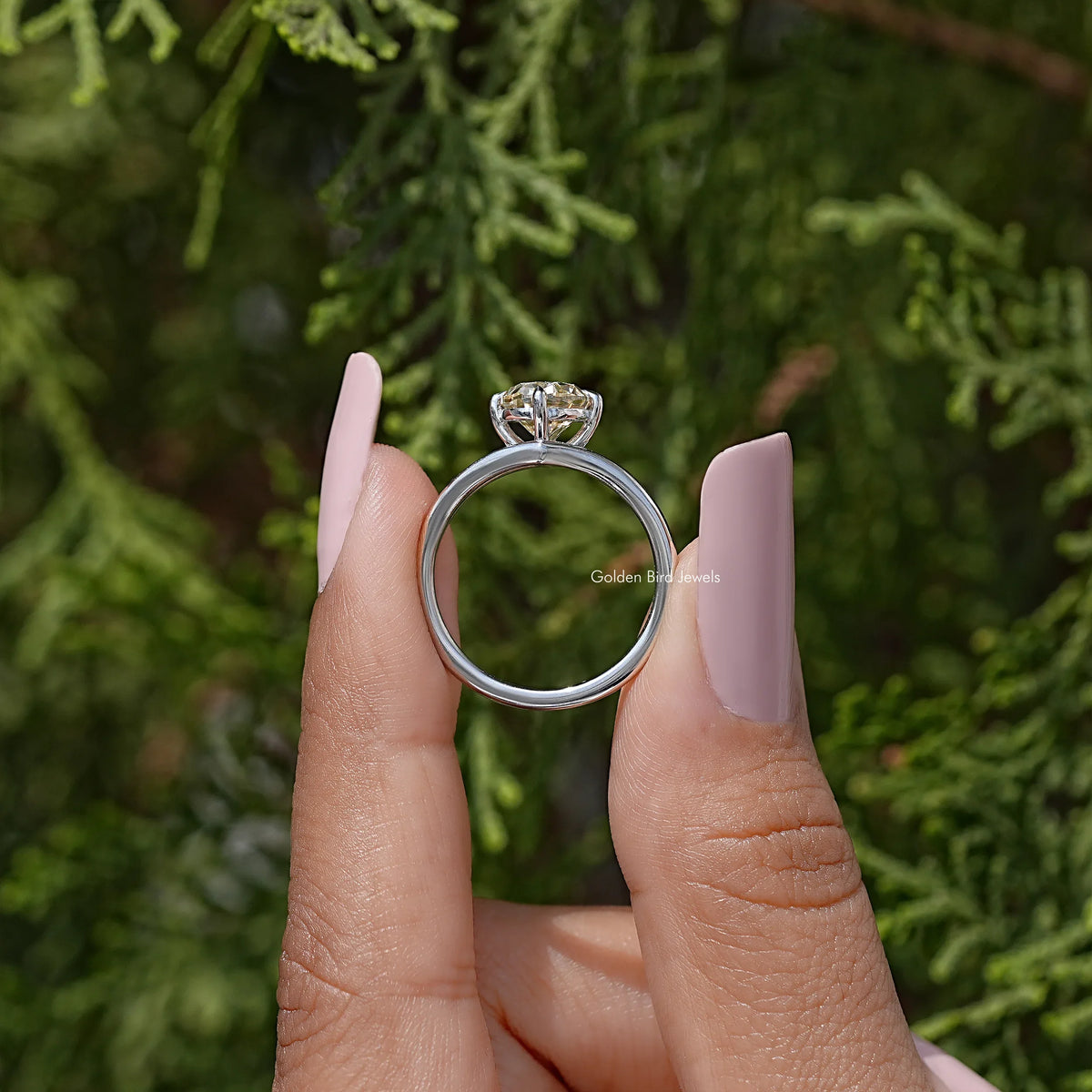 Oval Moissanite Spilt Shank Engagement Ring