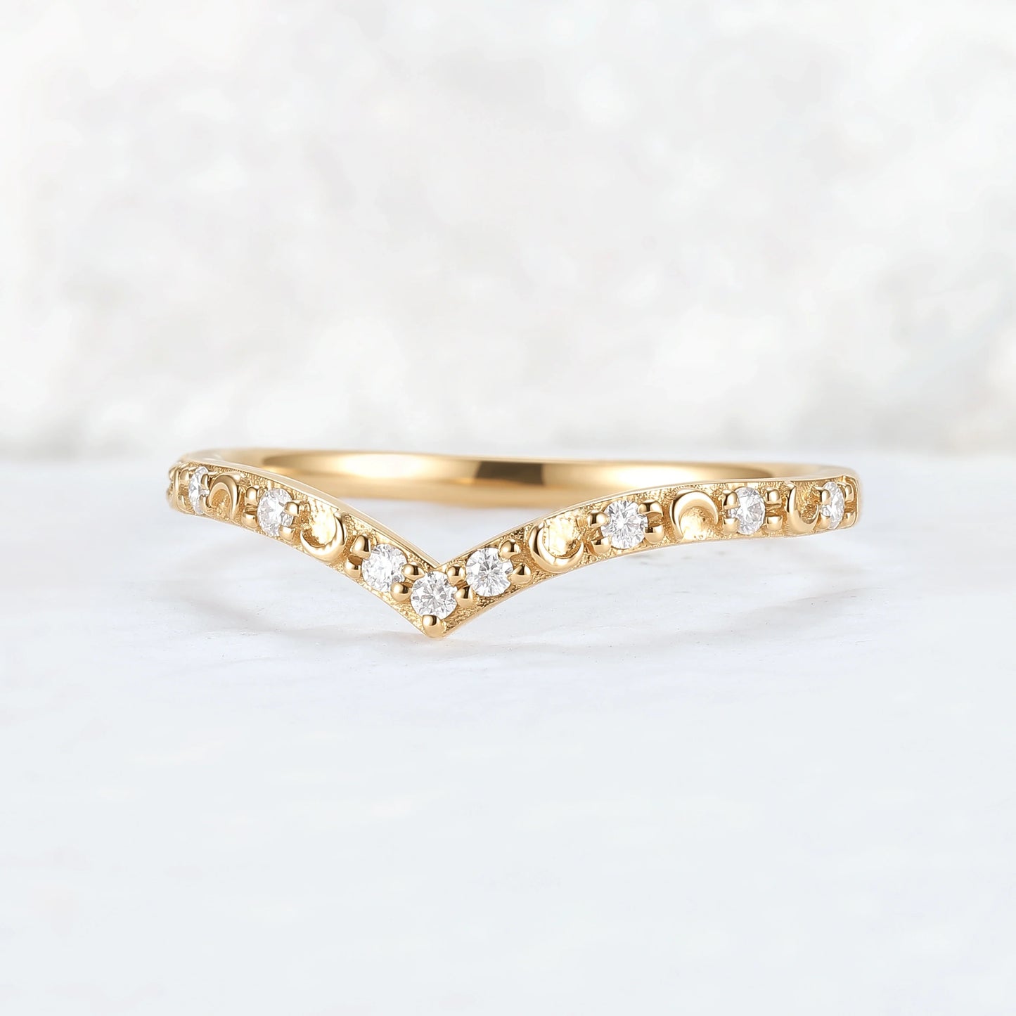 Moon Design Curved Round Moissanite Wedding Band