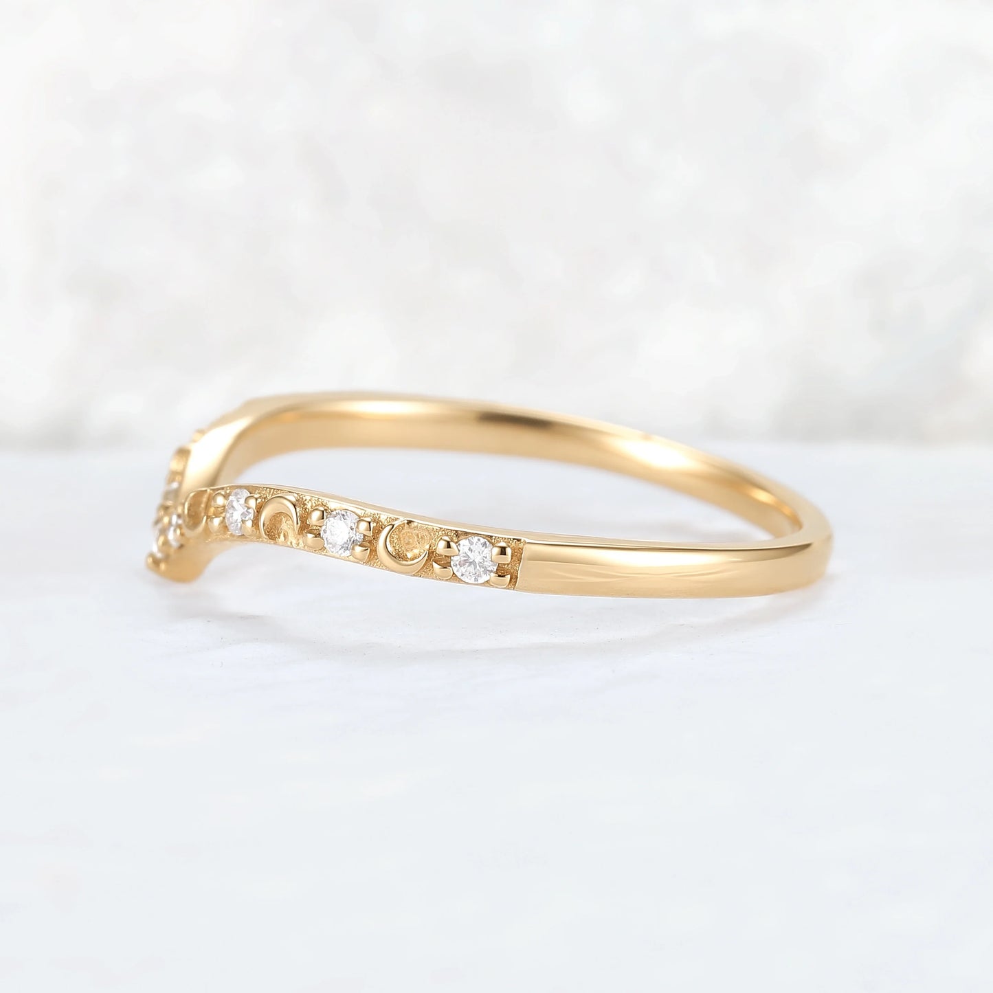 Moon Design Curved Round Moissanite Wedding Band