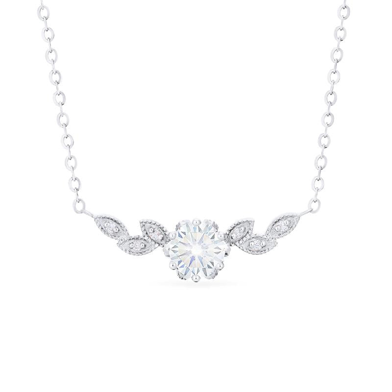 [Dahlia] Floral Leaf Necklace in Moissanite