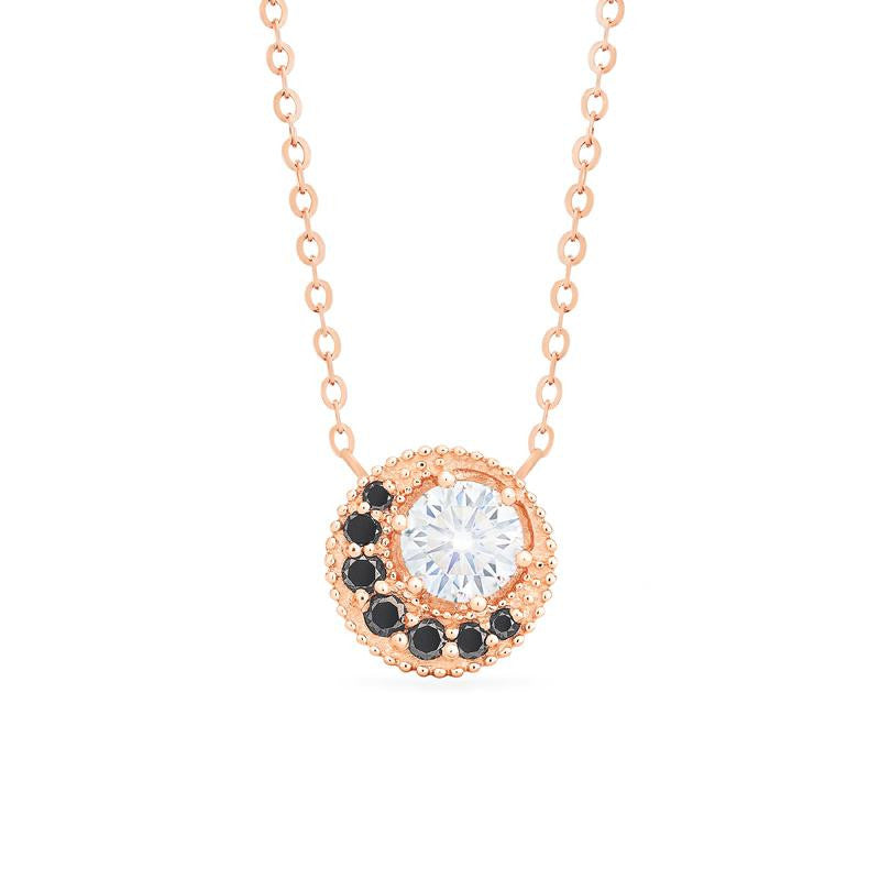 [Luna] Crescent Moon Necklace in Moissanite