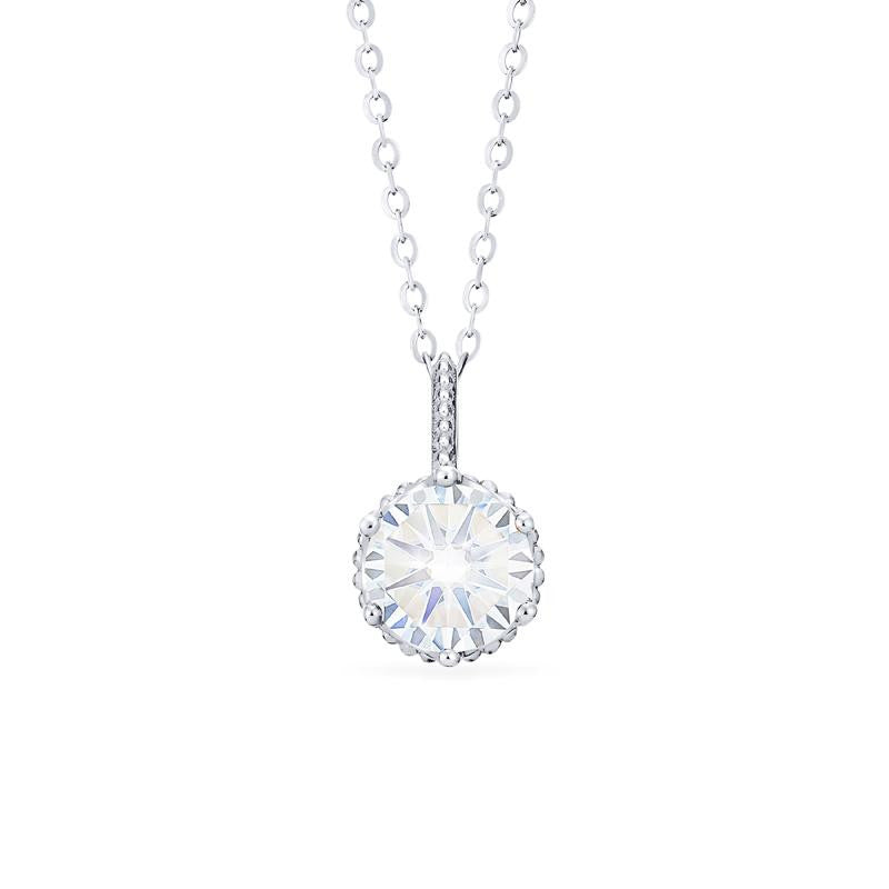 [Evelyn] Vintage Classic Crown Necklace in Moissanite