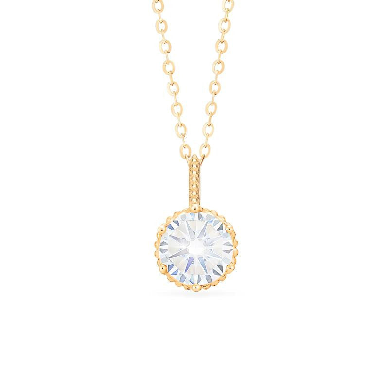 [Evelyn] Vintage Classic Crown Necklace in Moissanite