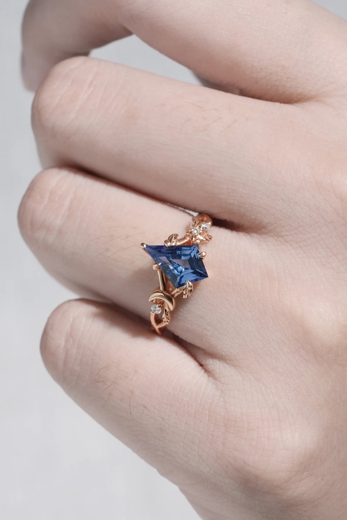Moonbranch | Kite Cut Cornflower Sapphire Gemstone Ring