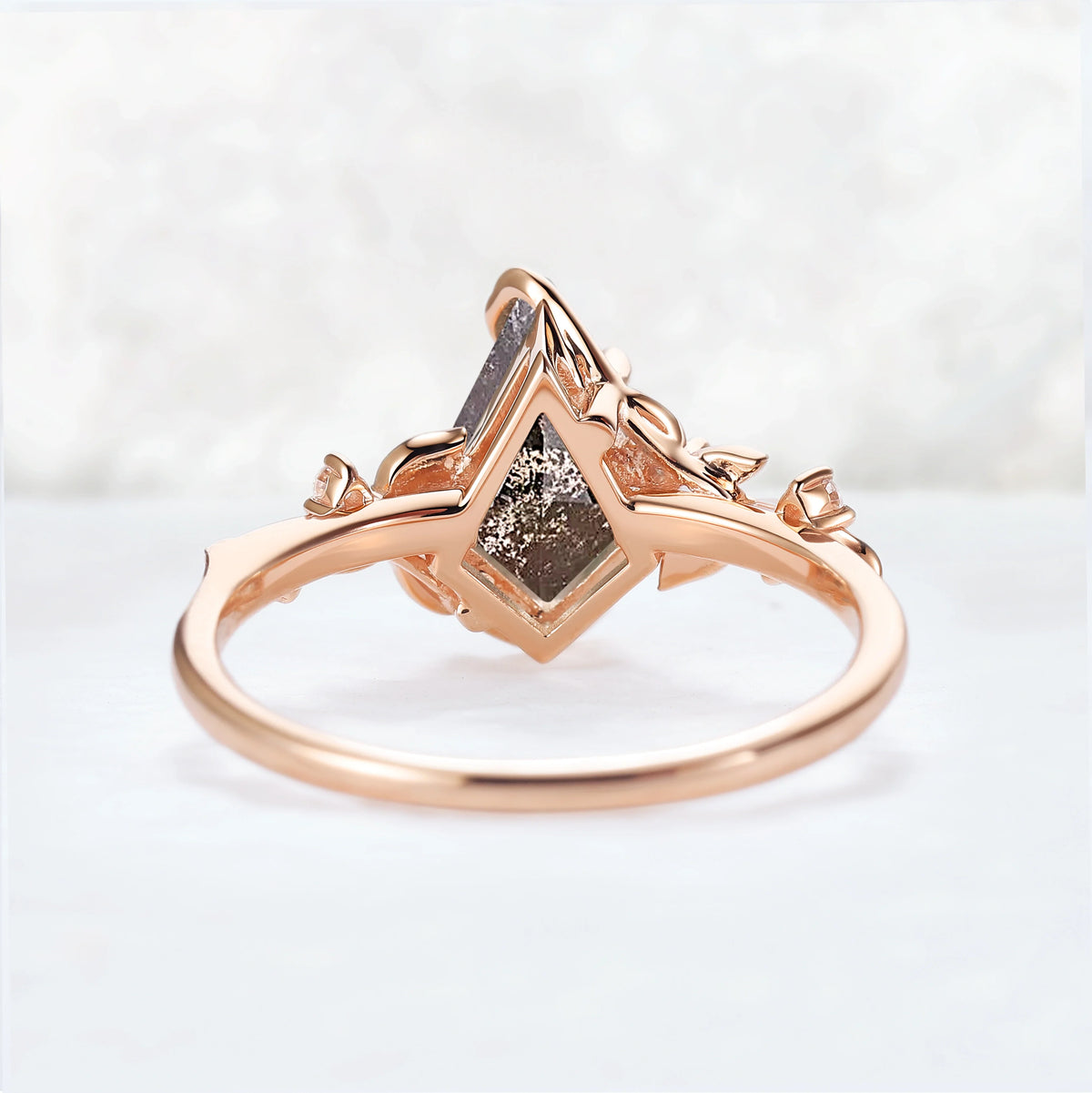 Nature Inspired Leaf Intertwined Design Salt and Pepper Crystal Ring