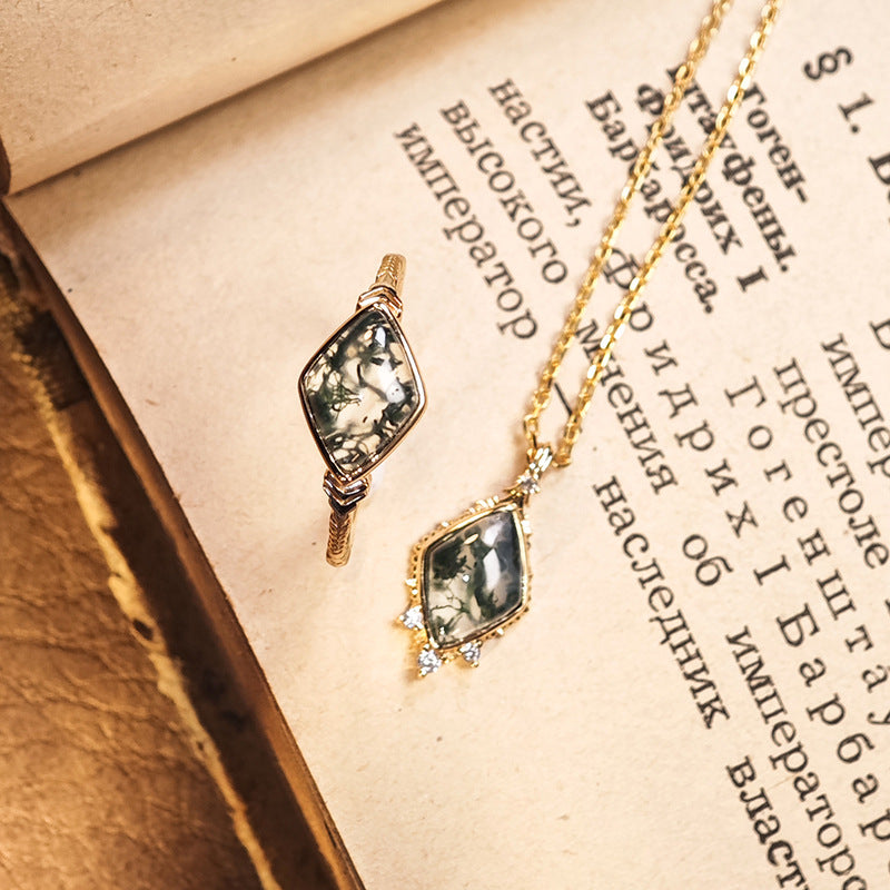 Kite Cut Moss Agate Nature Vintage Necklace - ‘Hazel’