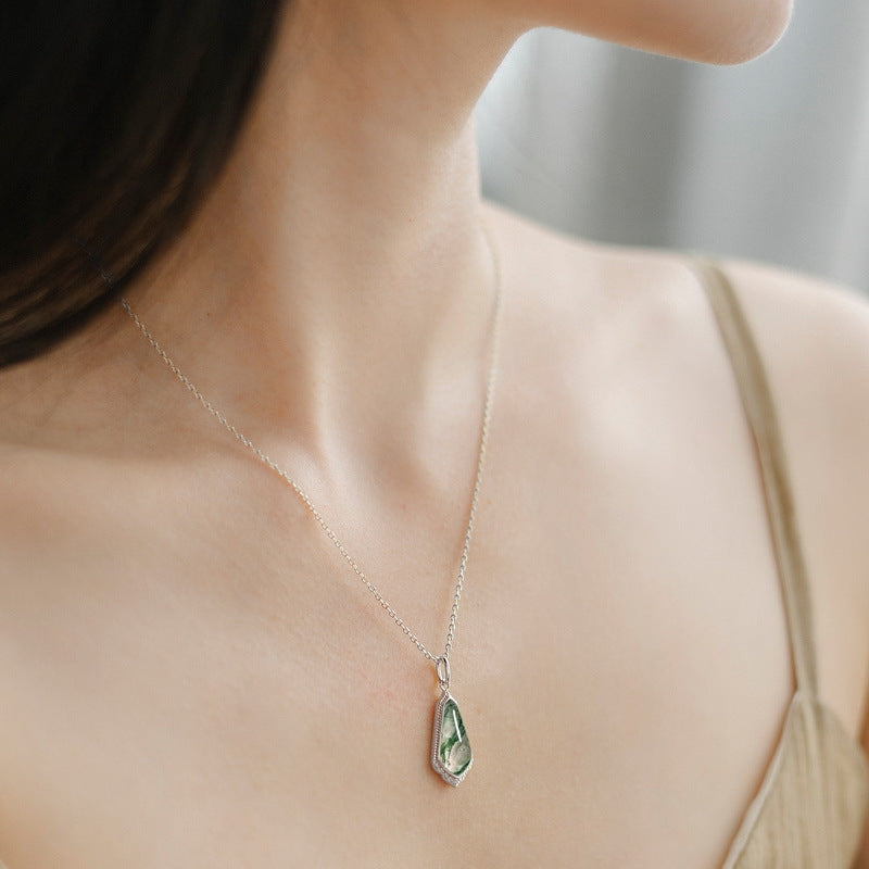 Coffin Cut Moss Agate Vintage Scalloped Necklace For Girlfriend - "Verdant Casket"