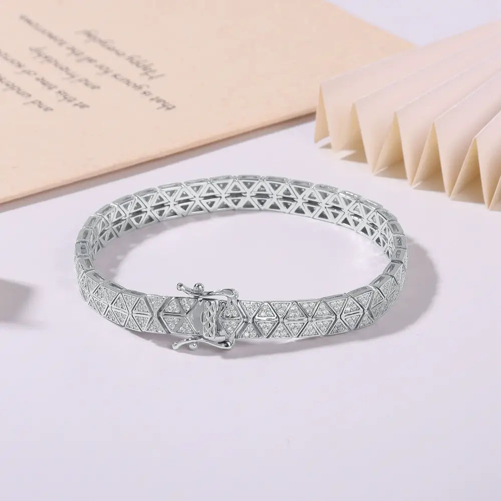 Chic round cut moissanite bracelet, rhodium plated, 925 sterling silver