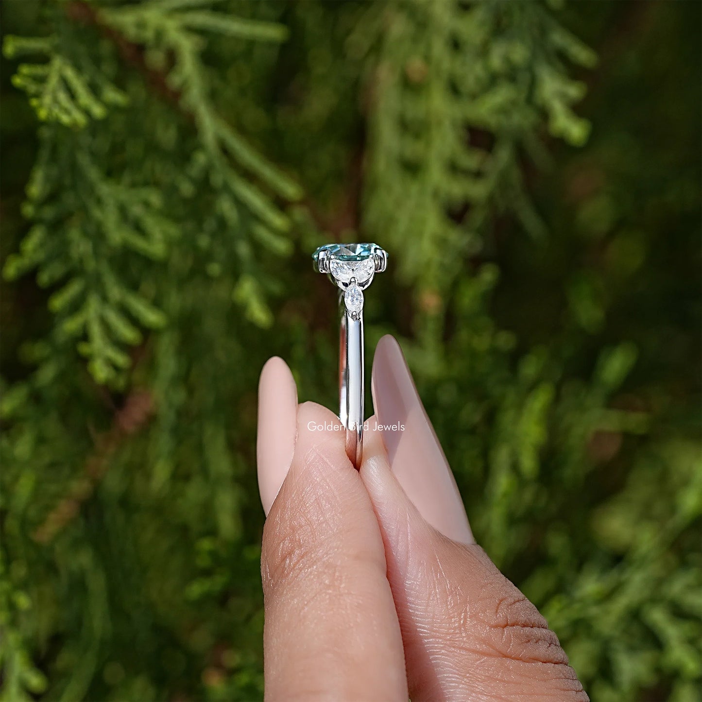 Round Cut Moissanite Engagement Ring