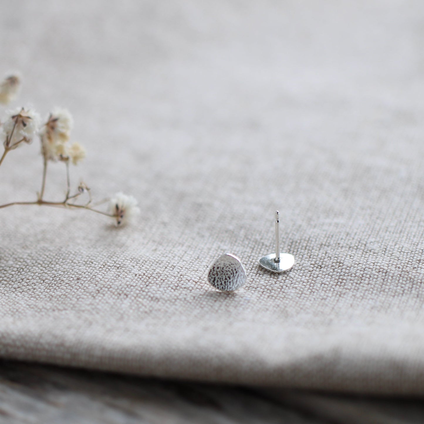 Organic stud earring