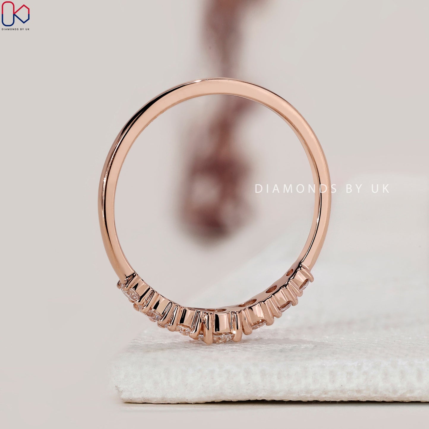 Round Diamond Wedding Band In Rose Gold