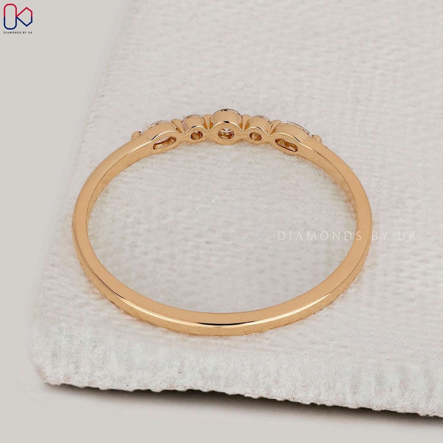 5 Stone Oval and Round Diamond Wedding Band
