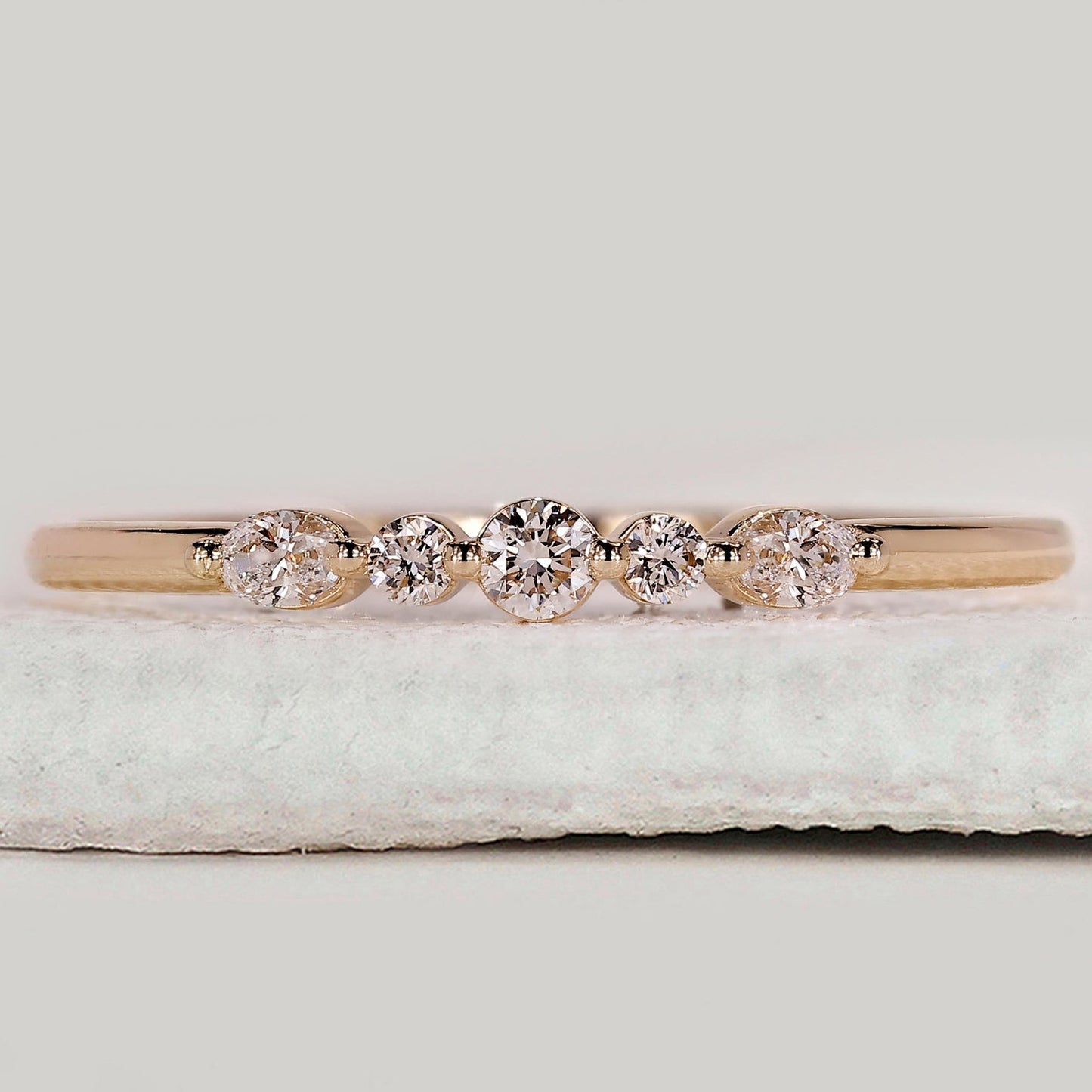 5 Stone Oval and Round Diamond Wedding Band
