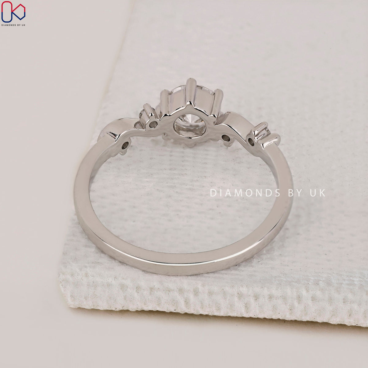 Round Diamond Engagement Ring In Filigree Design